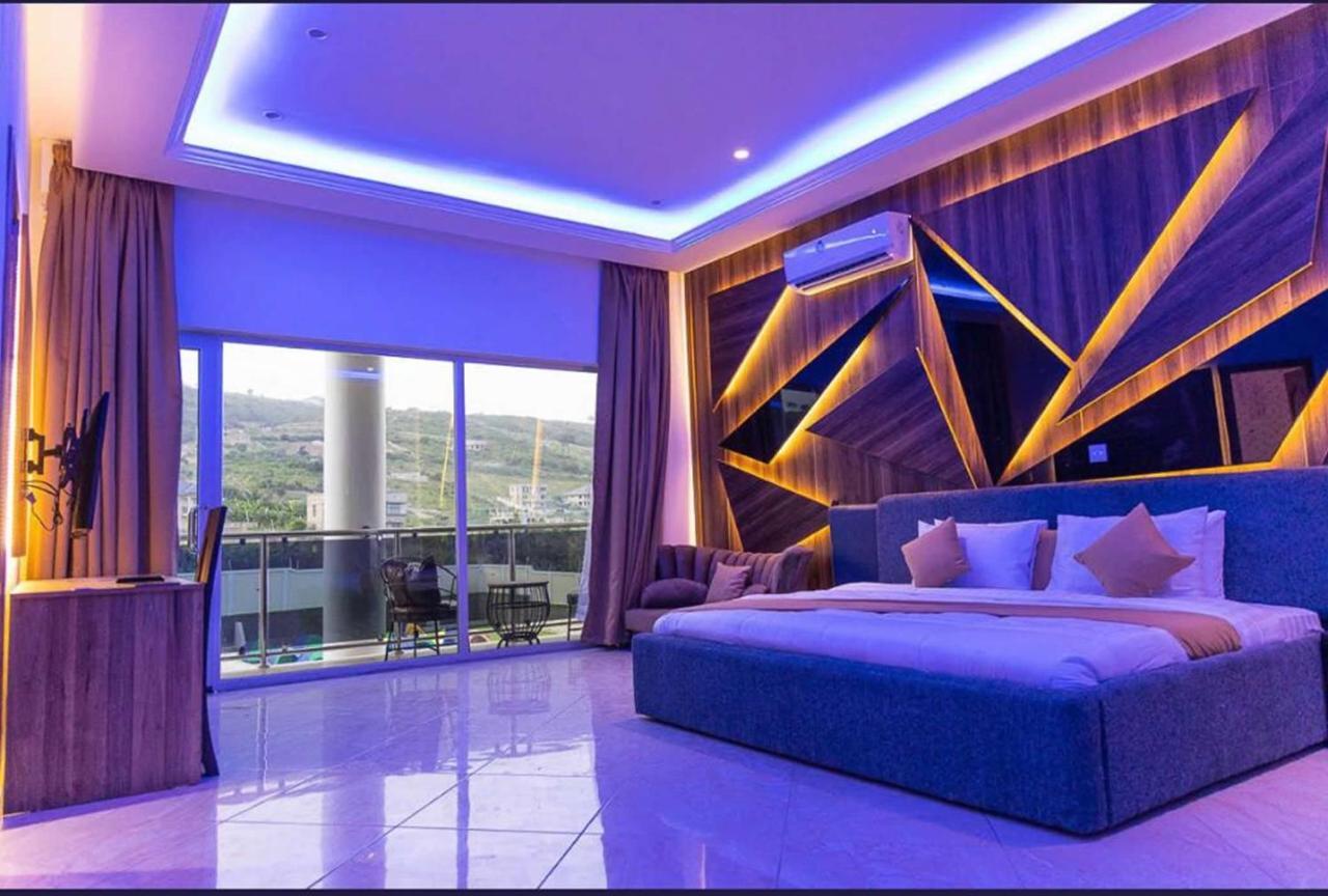 The Platinum Bay Hotel Berekuso Экстерьер фото